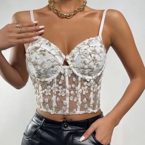 Boho white romantic embroidered floral lace corset crop top - Picture 2 of 4